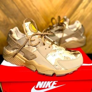NIKE AIR HUARACHE (DESERT CAMO)